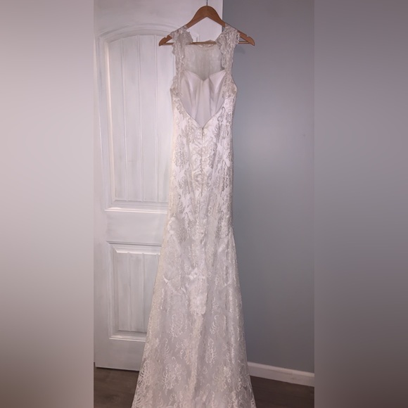 White Wedding Dress Size 6 - Picture 6 of 16